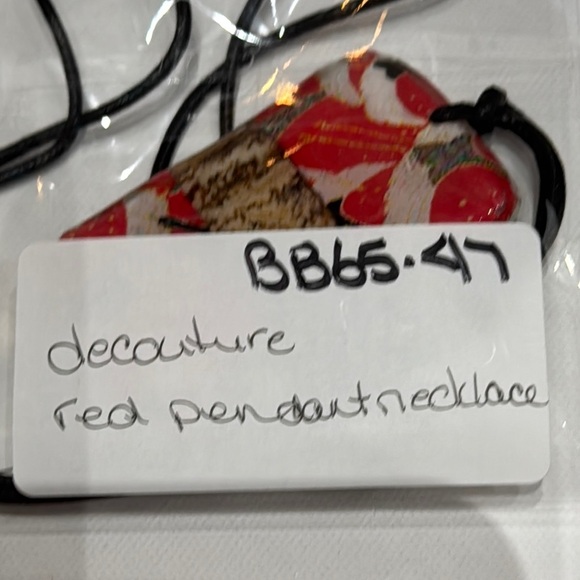 Red and Black Rectangular Pendant Necklace - Picture 7 of 7